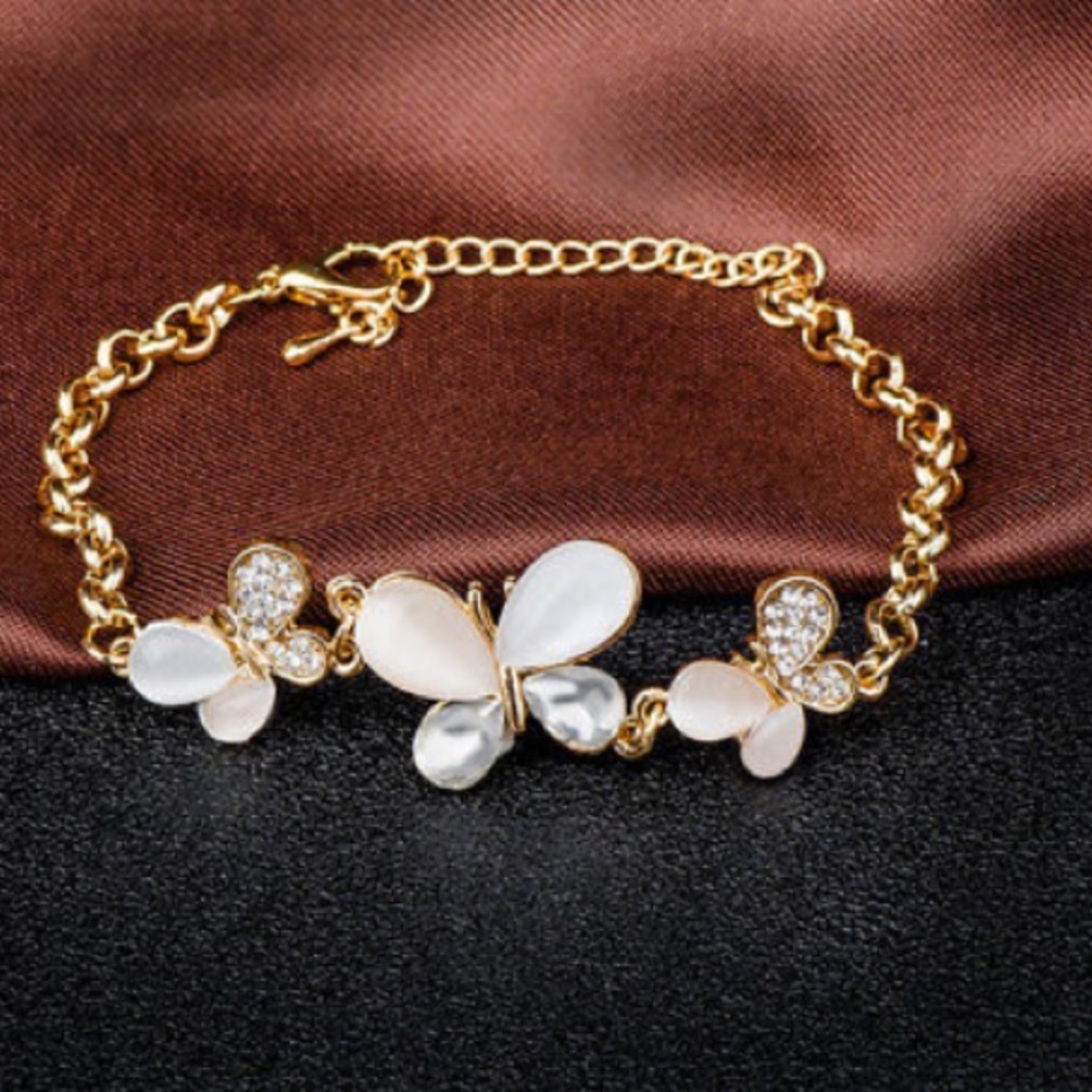 ❤️gorgeous gold plated adjustable butterfly bracel